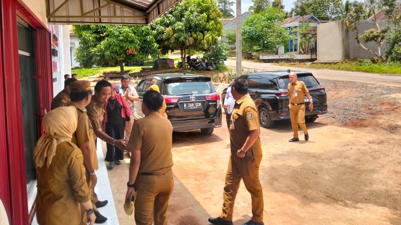Staf Khusus Menteri Koperasi Tinjau Pembangunan Gerai KDKMP di Way Kanan