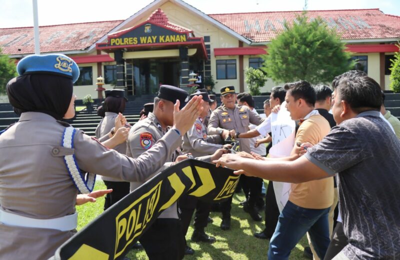 Jelang May Day, Polres Way Kanan Gelar Latihan Dalmas Tingkatkkan Kemampuan Personel